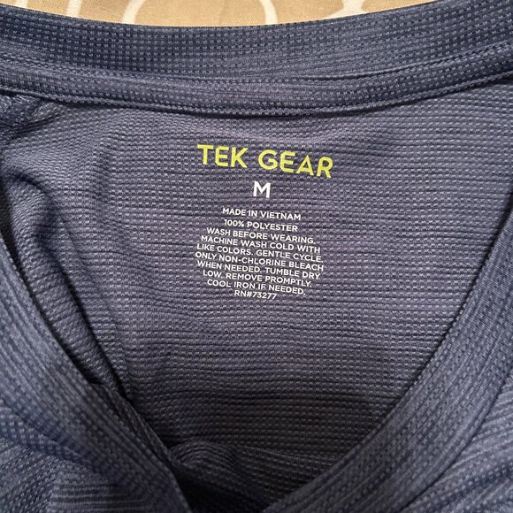 Tek Gear Dry Tek Long Sleeve Men's Shirt - Dark Blue - Medium - NWT - Picture 8 of 8